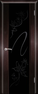 Дверь межкомнатная шпонированная (шпон файн-лайн) Плаза-3 венге остеклённая (триплекс чёрный с рисунком ТС-16)