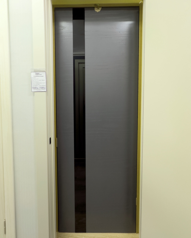 Выставочный образец (эмаль по шпону) Uno grigio RAL7015 200х70 остеклённая от магазина Мир Дверей в Клину